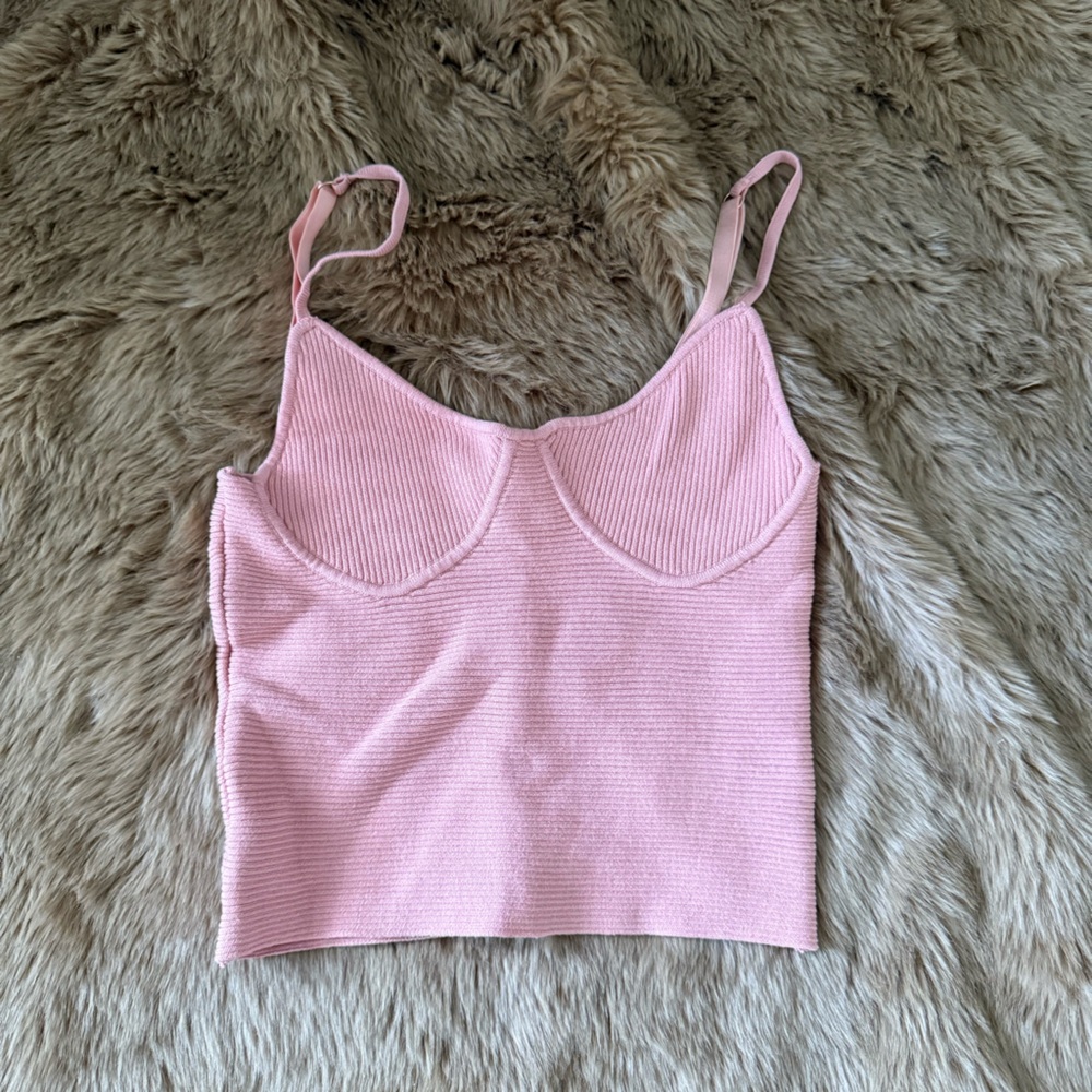 525 Thick knit crop tank with cup detail size small